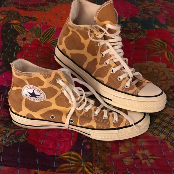 giraffe print converse